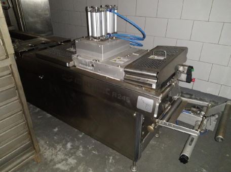 Leilão de 01 (uma) máquina termo formadora, fabricante Multivac, modelo ...